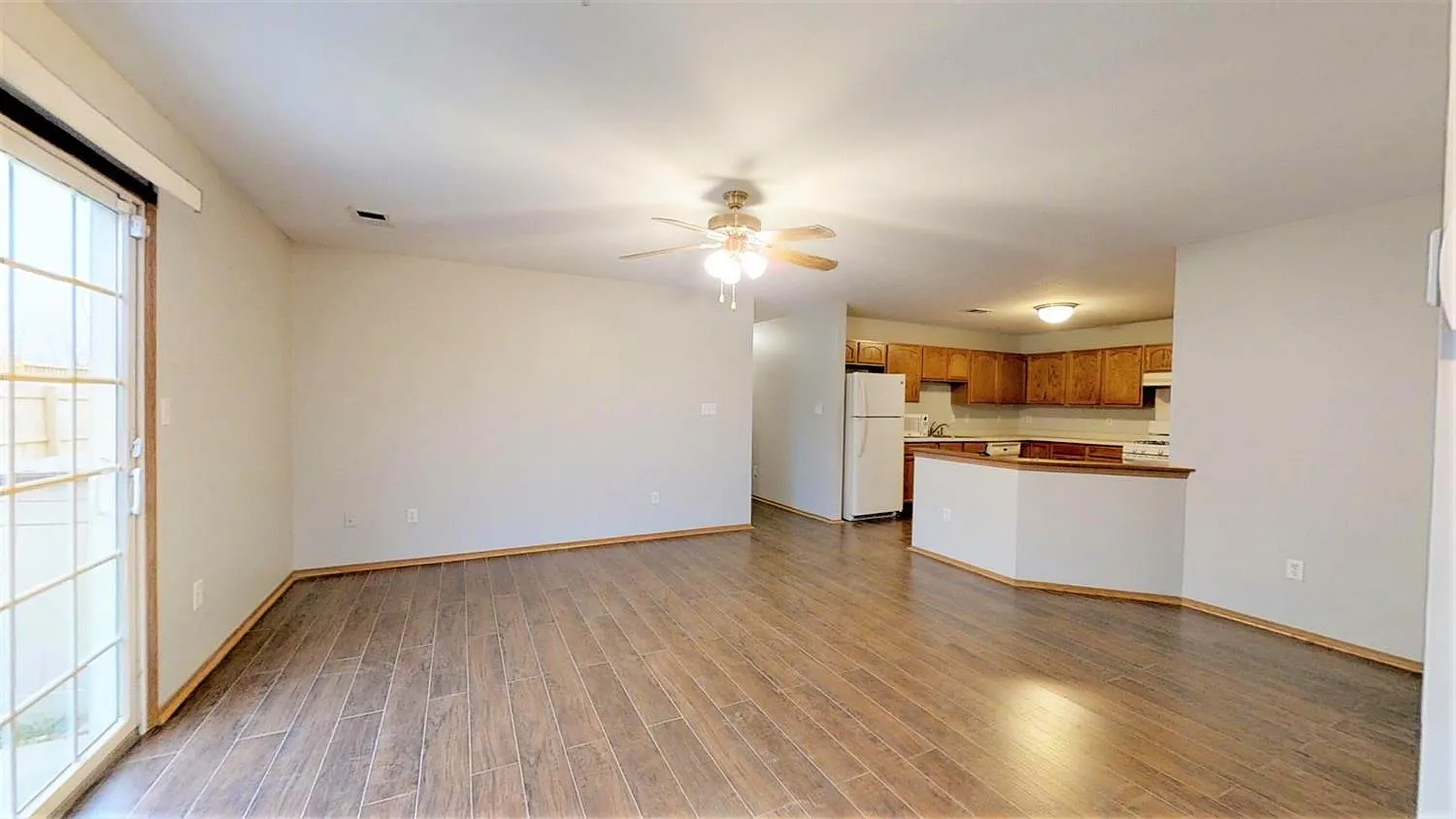 3 bed, 1240 sqft, $2,195 — Photo 3