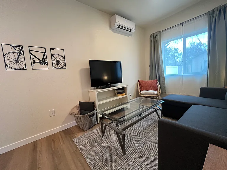 1222 E 3rd St — Photo 5