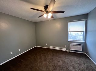 260 N Washington St #17, Warrensburg, IL