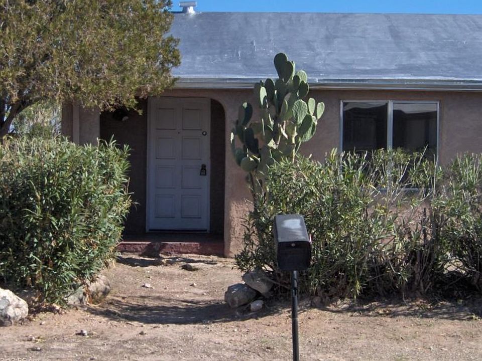 2nd image of 1632 N Santa Rita Ave Unit 1