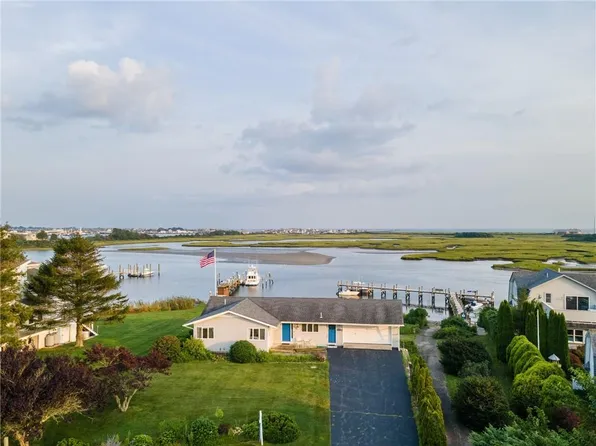 30 Dory Ct, South Kingstown, RI 02879