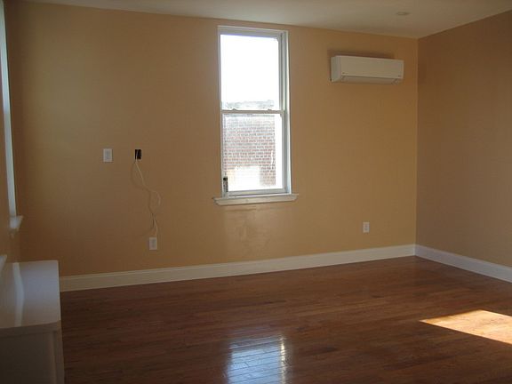 3rd image of 22262 Braddock Ave