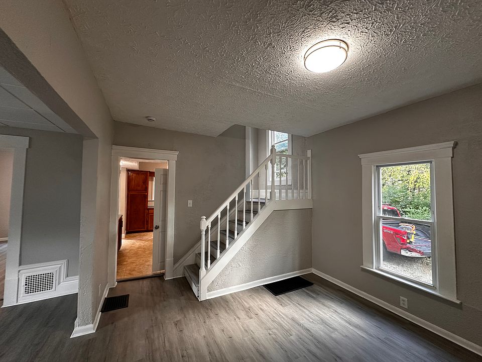 1st image of 491 Douglas St