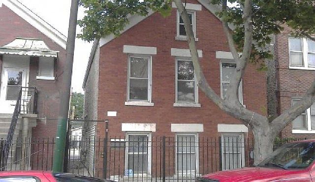 2nd image of 3042 S Central Park Ave