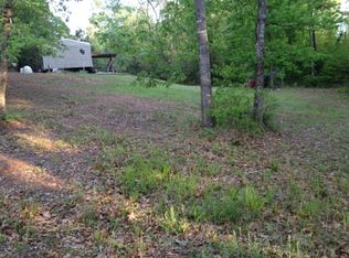 101 S Shoreline Dr, Florien, LA 71429