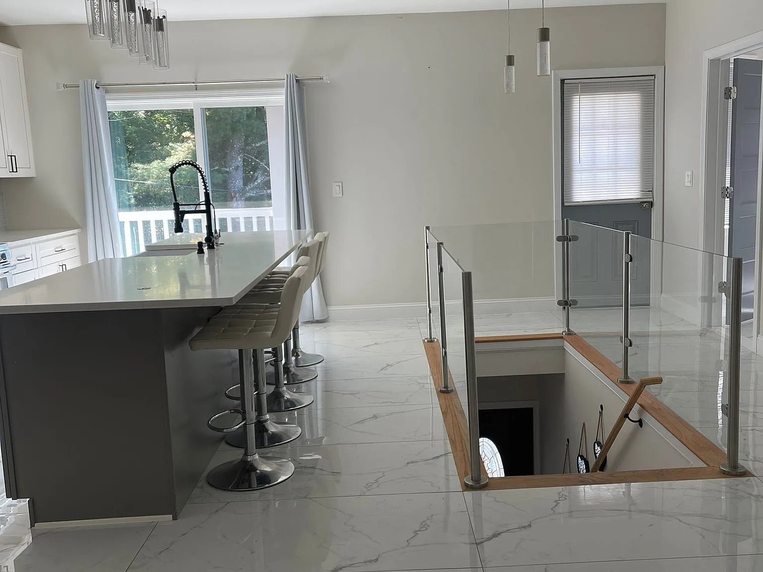 3 bed, 1470 sqft, $2,500 — Photo 4