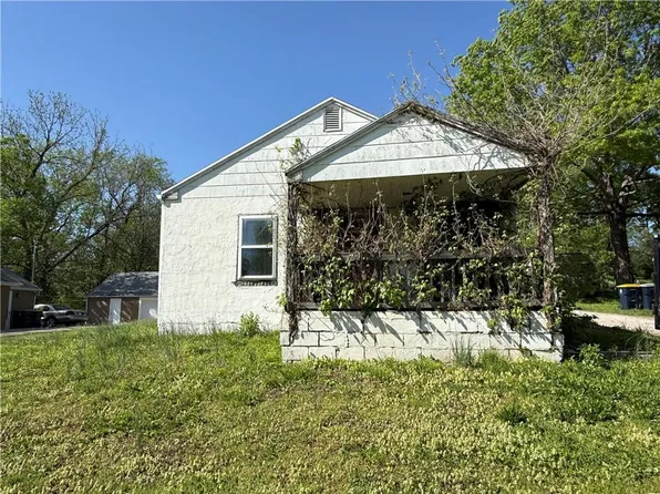 2904 NE Parvin Rd, Kansas City, MO 64117