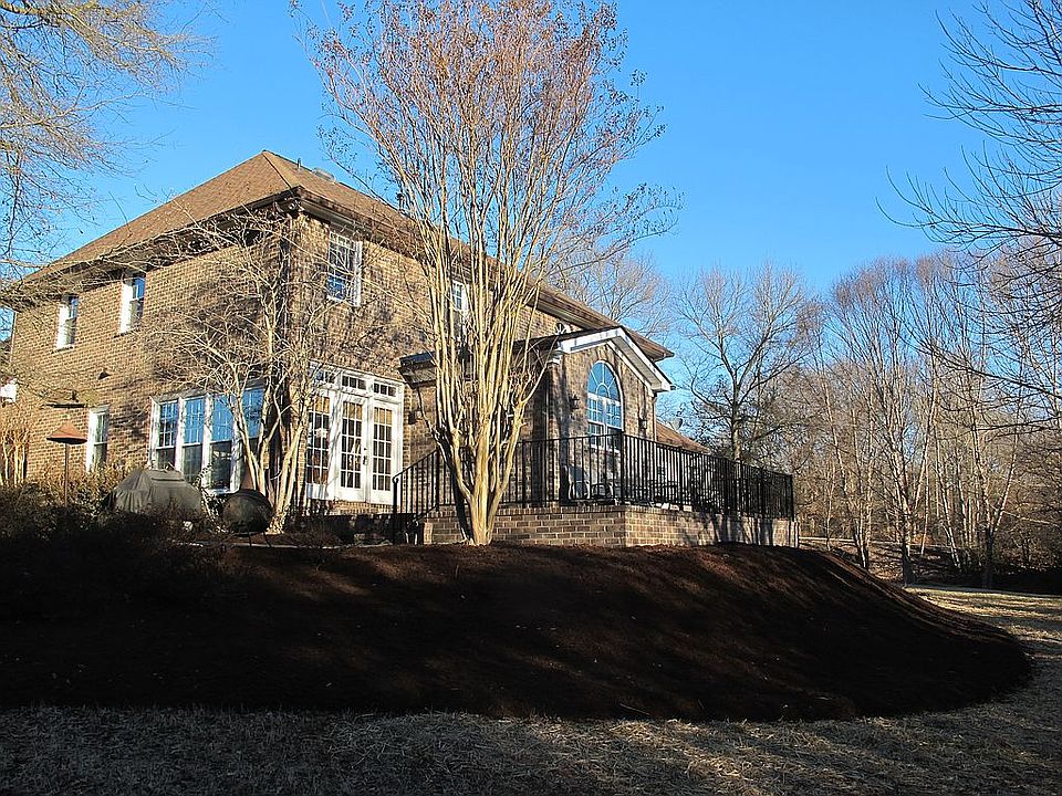 2nd image of 108 Barrington Park Dr