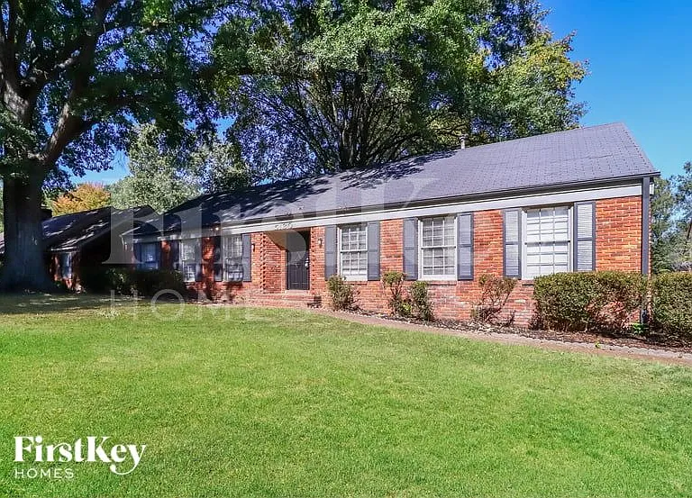 5130 Kingswood Cir — Photo 2
