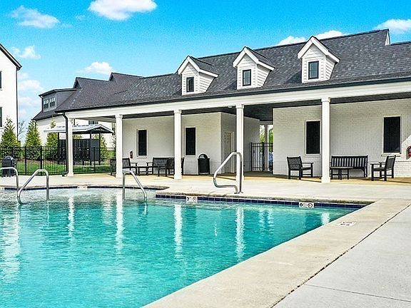 5th image of 1921 Harmony Rd