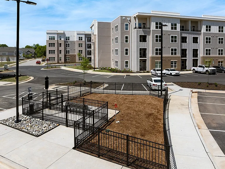 Abberly Royal Creek Apartment Homes — Photo 56