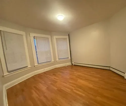 385 Park Ave Photo 1