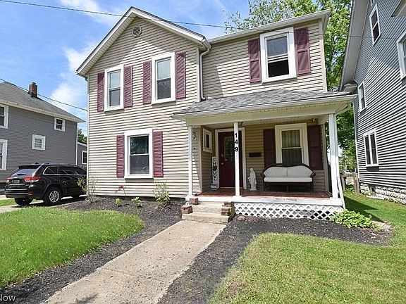 2nd image of 149 E Walnut Ave