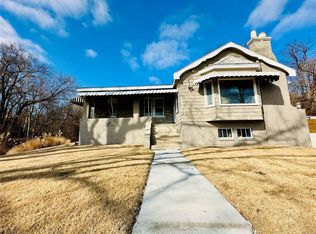 10001 Riverview Dr, Saint Louis, MO 63137