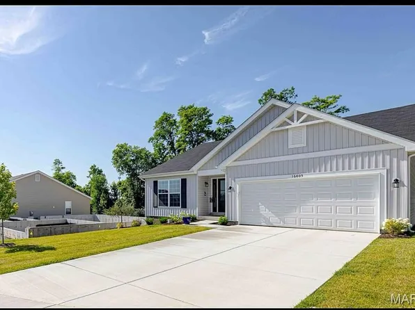 16805 River Stone Dr, Florissant, MO 63031