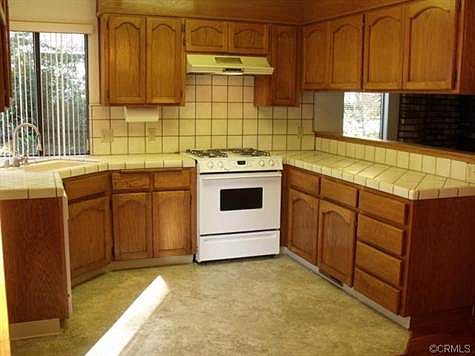 Spacious Kitchen