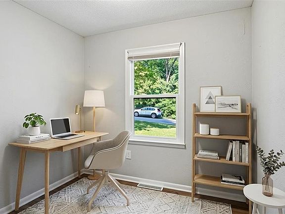4th image of 10405 Richmond Ave
