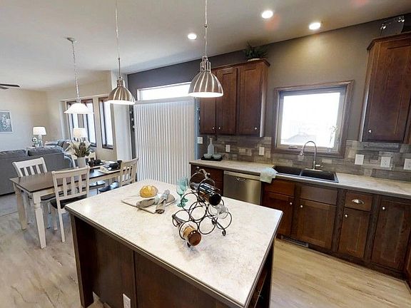 5th image of 4783 Farmingdale Dr #S8fwz9