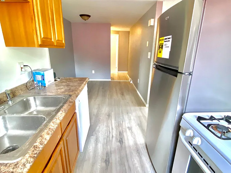 226 Vine Ln — Photo 3