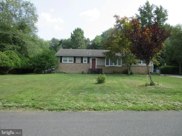 12 Pin Oak Trl, Medford, NJ 08055