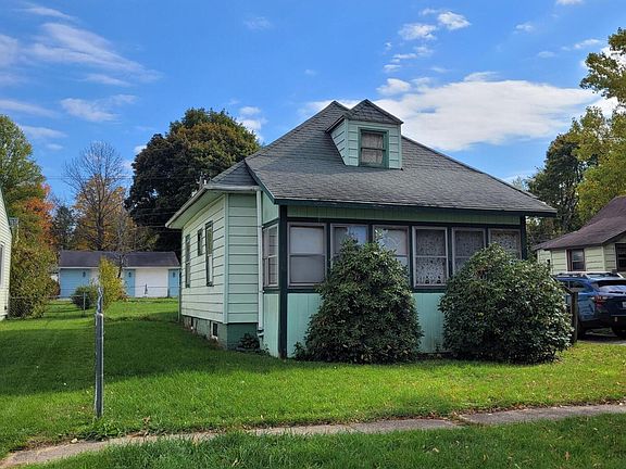 2nd image of 423 Susan Ave