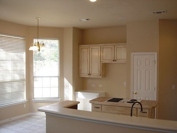 5th image of 2109 Green Hill Dr