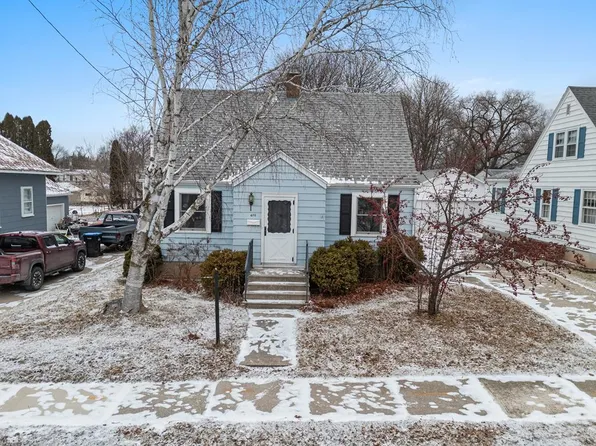 610 Huron St, Sturgeon Bay, WI 54235