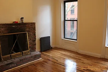 Rented by aptsandlofts.com
