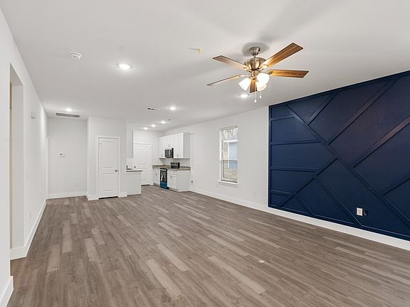 4th image of 301 Harris Blvd