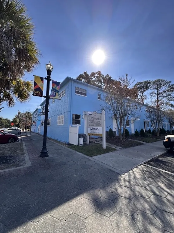 1 bed, 1.0 bath, 650 sqft, $1,195 — Photo 2