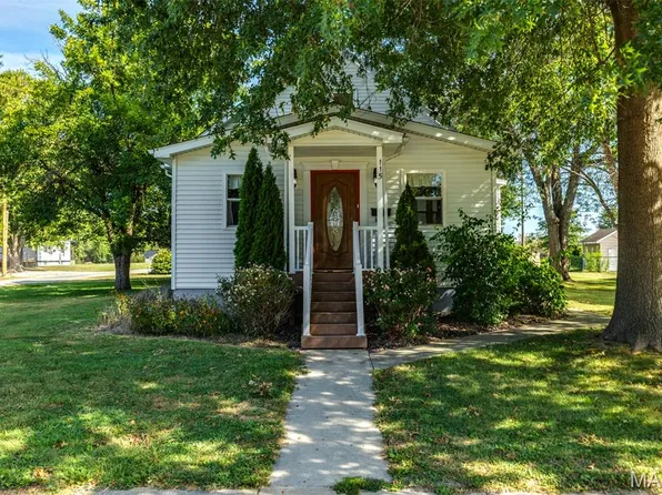 115 W 6th North St, Mount Olive, IL 62069
