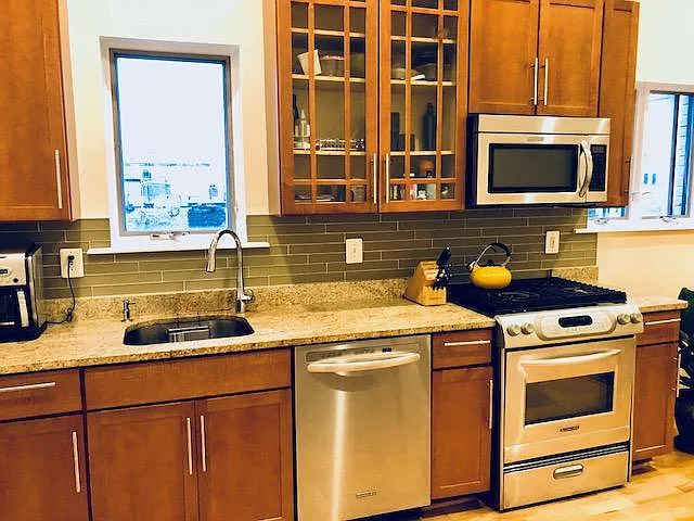 1419 Girard St NW #4 — Photo 5