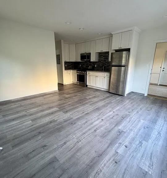 133 S Crescent Dr #7 — Photo 9