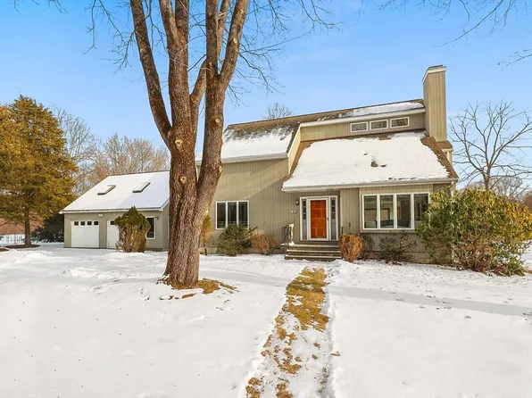 21 S Bradford Rd, Hingham, MA 02043