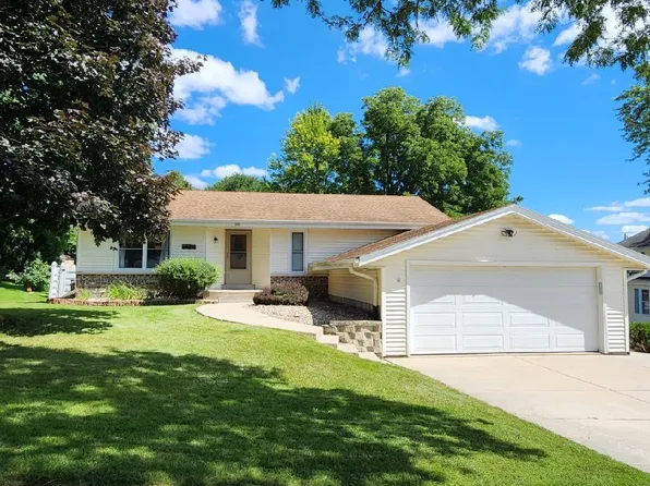 605 Briar Hill DRIVE, Waukesha, WI 53188