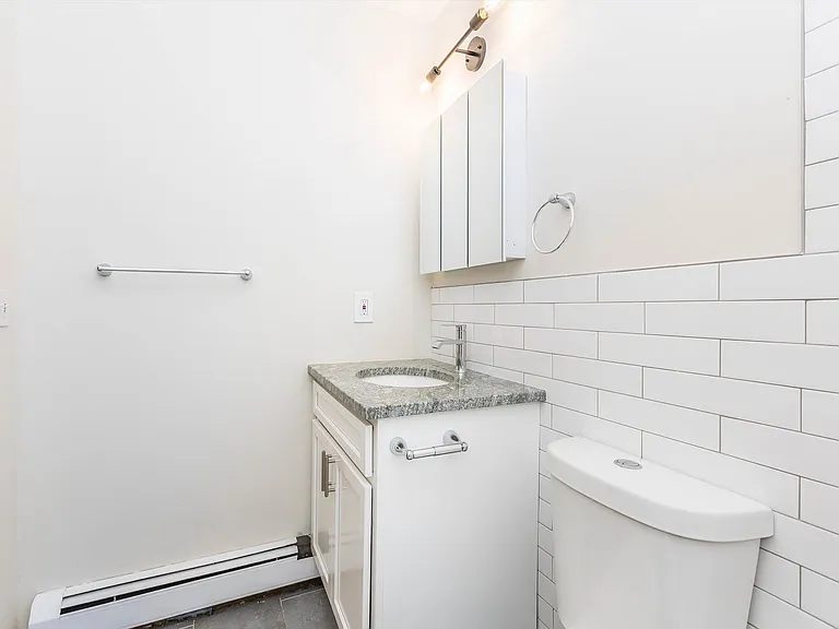 105 Pine St #2 — Photo 13