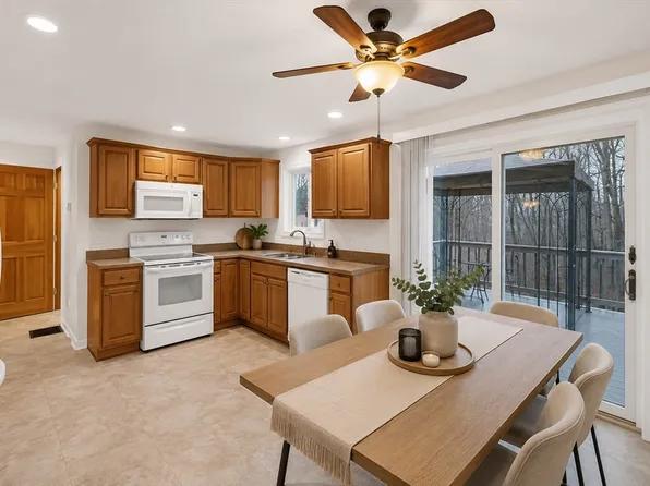 32 Sibley Rd, Sutton, MA 01590