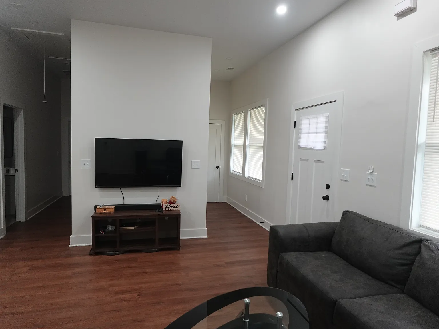 3 bed, 1339 sqft, $2,000 — Photo 4