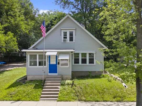 81 South Blain STREET, Oconomowoc, WI 53066