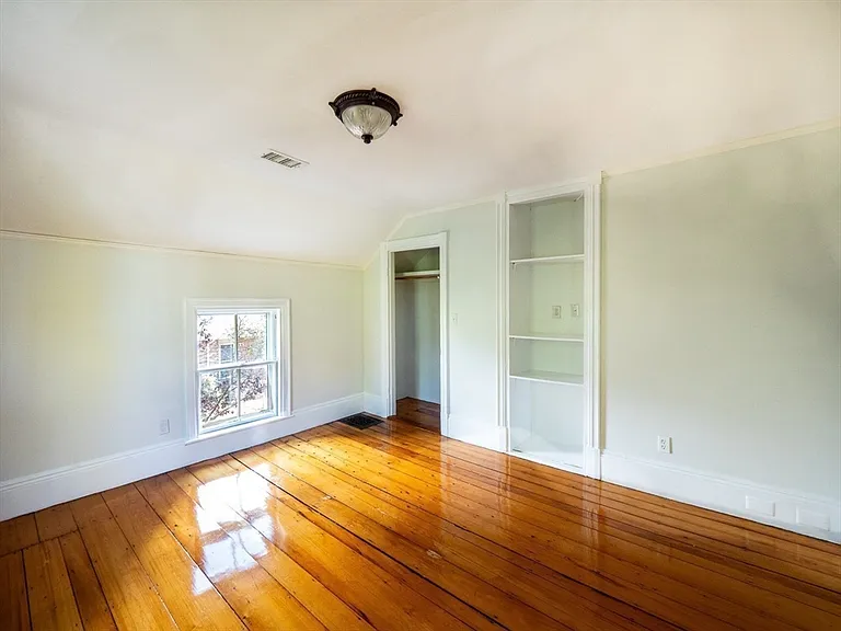 12 Adella Pl — Photo 33