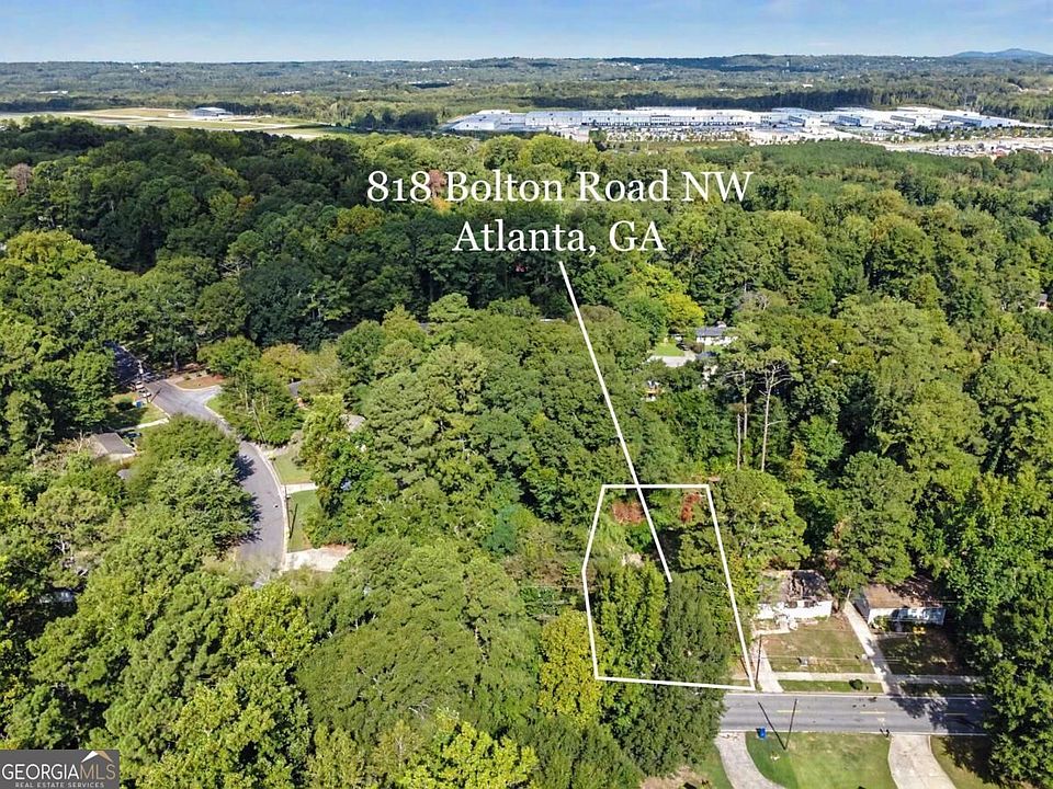 1st image of 818 Bolton Rd NW