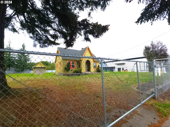 17905 NE Glisan St, Portland, OR 97230