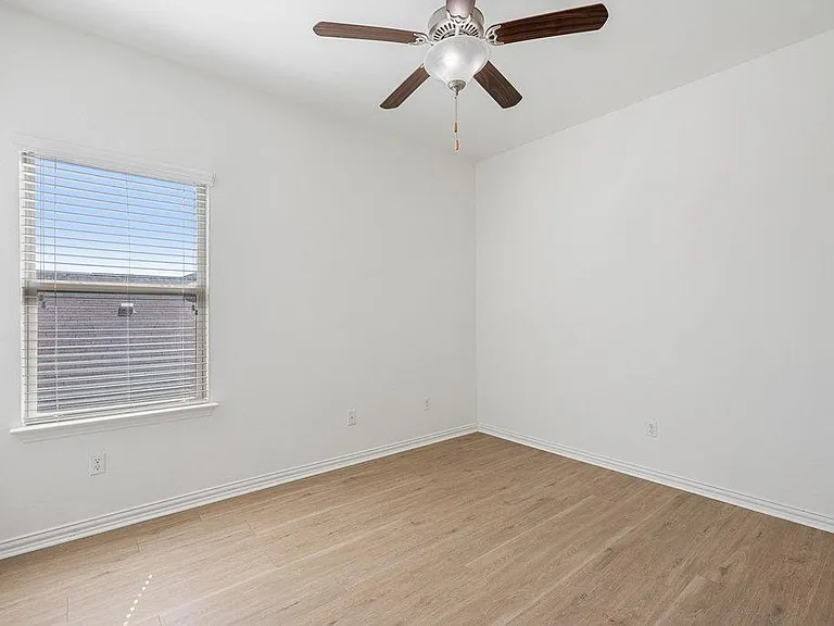 370 Vermilion Marble Trl — Photo 17