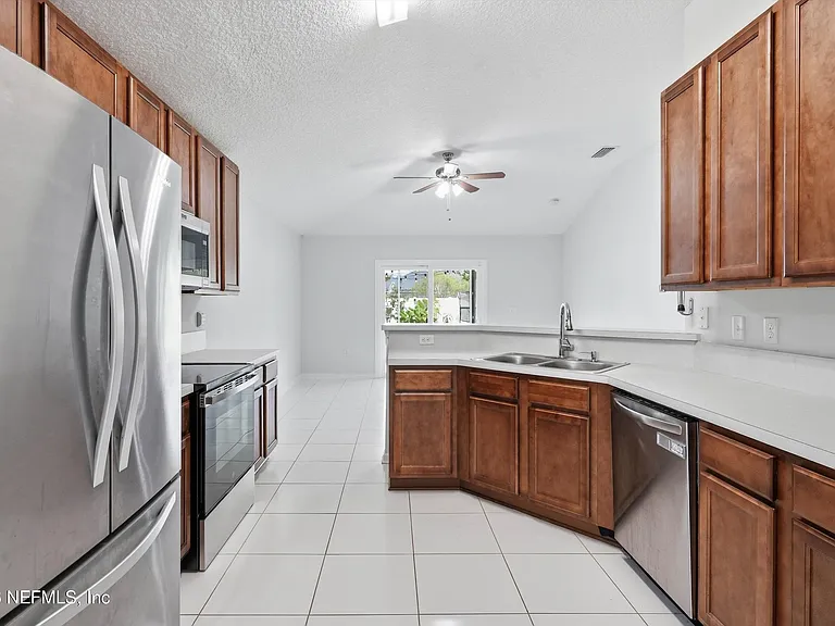 9847 Sailor Dr — Photo 3