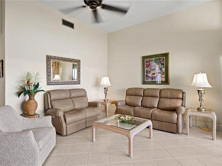 577 Beachwalk Cir #R-202 — Photo 7