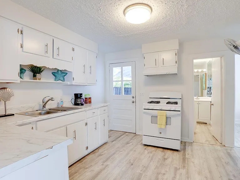 216 S M St #2 — Photo 14