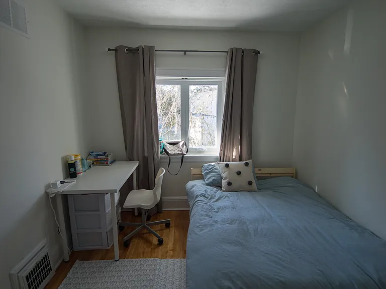 856 Bronson Ave — Photo 34