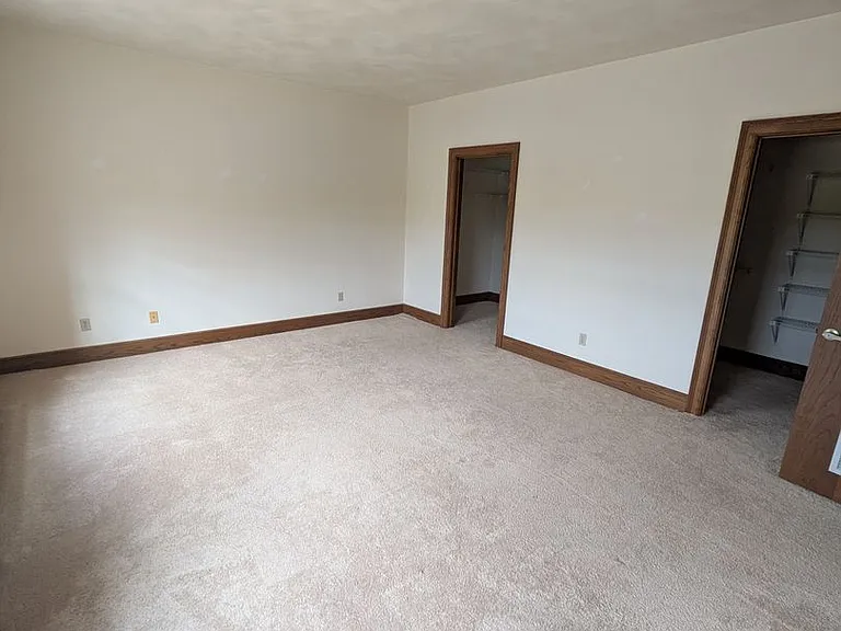 1408 Strongs Ave — Photo 4