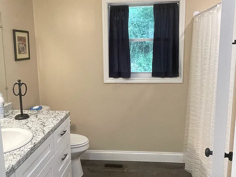 2nd Bathroom