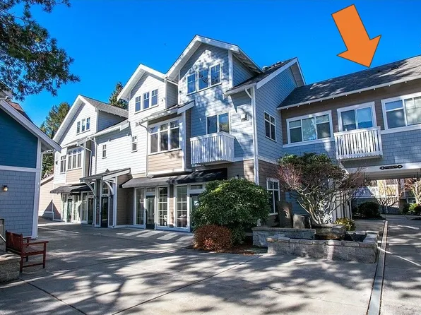 115 Hall Brothers Loop NW Unit 205, Bainbridge Island, WA 98110